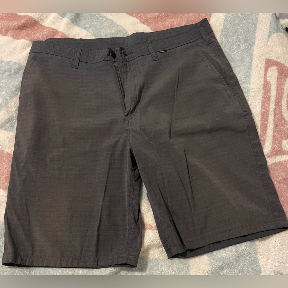 Short , good condition, size 33, gray color